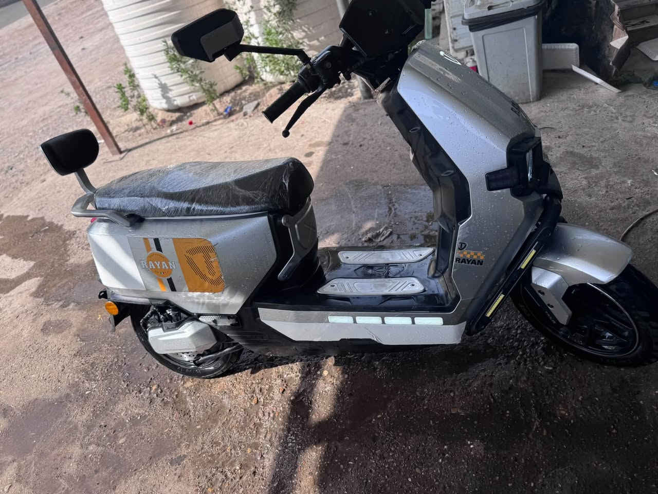 دراجةً ريان وحش الكون
6 بطاريات مسطرة 
موديل 25 
نضام بصمة 
لايت عدسات عالي ناصي 
بدون اي نقص 
تمشي سرعةًحقيقي 70 عل ويز 
بطاريات تمشي بل شحنة 60 كيلو وأكثر مبدلات 
نضام R 
نضام p 

مثبت سعرة 
نضام سمارت تربط بل تلفون 
بدوان اي نقص 
مكاني بغداد دورة المهدية الثانية 
السعر 975 
استفسار واتساب فقط 
***********
