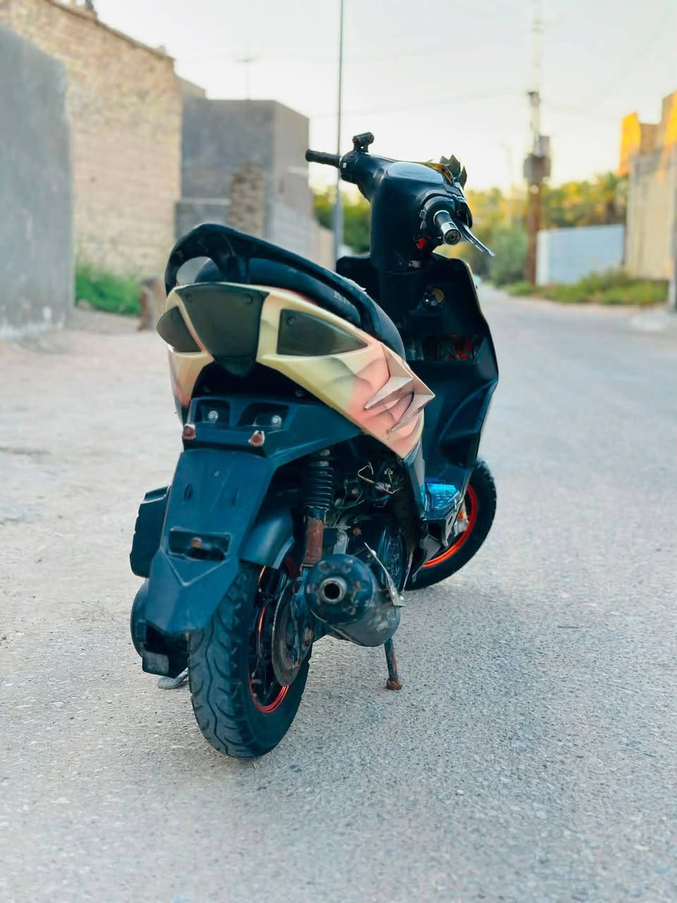 ماكس مضلع مزوده تزويد رياضي من الشركه بلادي كلجات رياضي شرط شلعه ومعدل مكينتها مفتوحه بوشه 49 سرعتها مفتوح 120السعر 500 وبيها مجال ورقم الهاتف *********** مكاني كربلاء طويريج
