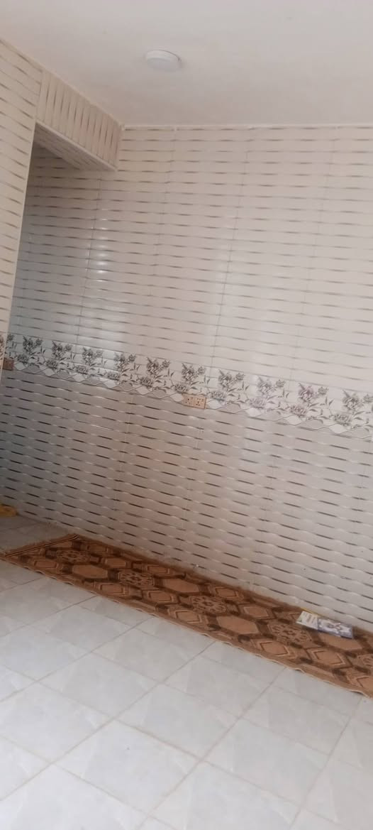 مساحة ٢٠٠ • براني ١٠×٤ • معاملة جاهزة