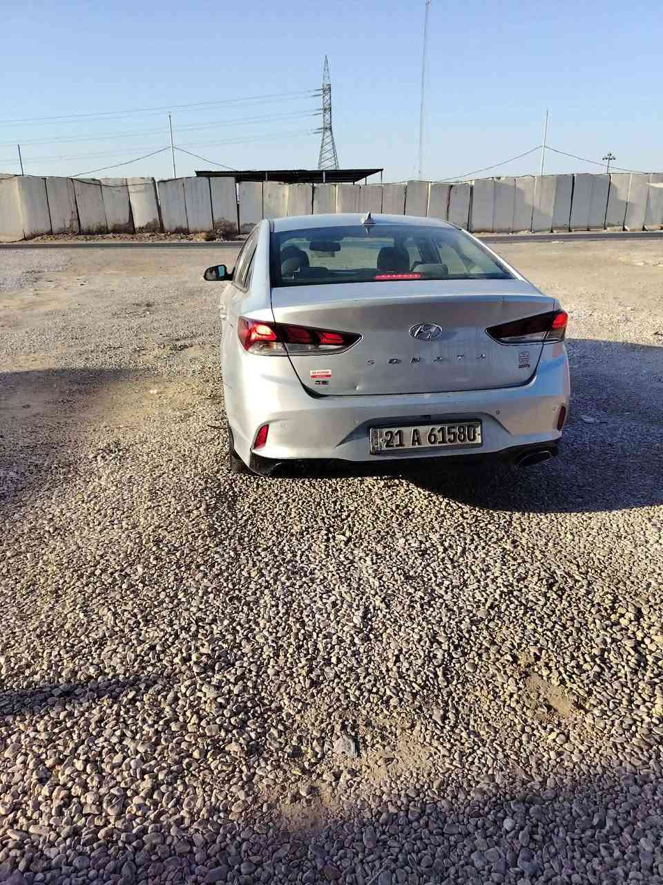 السلام عليكم سوناتا للبيع موديل 2018 كير ومحرك وحداديه كفاله تخم تاير تبريد ثلج السياره خير من الله بيهه جاملغ وبنيد بدون دواخل السياره ربع متذب عليهه السعر 102وبيهه مجال للطيبين رقمي ***********
