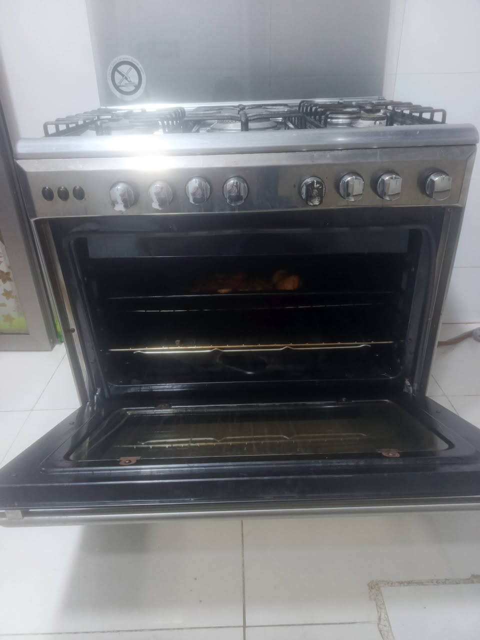 طباخ رويال مصري نضيف للبيع للاستفسار ***********
***********

