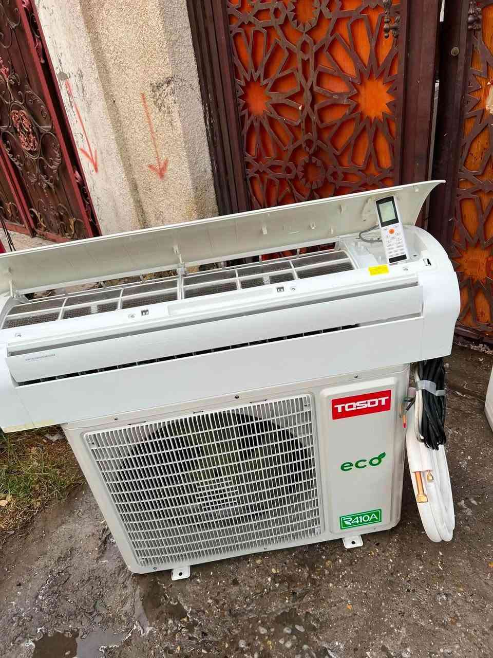السلام عليكم اخوان سبلت للبيع توسوت ثنين طن حديث السبلت بعده جديد مستعمل قليل نظافة 90/100 كامل مكمل غاز R410 مفول وعل فحص ماطور T3 بلادي تبريده ثلج ☃️❄️🧊  السبلت راديتراته بعدهن صفر السبلت مغسول وجاهز بس شد السبلت كلشي يشتغل بي حساسات الشاشه السبلت مع كامل ملحقاته بواري جديد بل كارتون وايرات ريمونت السبلت بلادي مكفول من فتحت البرغي
ملاحظة السبلت فقط ملغيه التدفئه 🔥❌
السبلت تاخذه من باب بيتي وبي ضمان 
التوسوت معروف بتبريده وتدفعه القوي 
السعر : 400 وبي مجال كلش بسيط  
للاتصال : ***********
الموقع : بغداد شارع فلسطين
