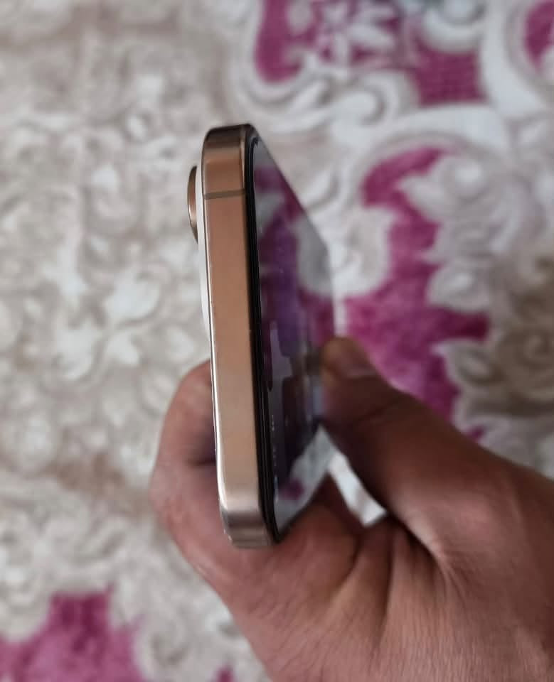 آيفون 16 برو ماكس
نضيف ما مفتوح ولا داخل تصليح
فقط الضهر مكسور موضح بصوره 
خطين شريحتين
بطاريه 91
ذاكره 256
كامل ملحقاته كارتون وكيبل
سعر 1200 وبي مجال 
***********

نص مكتوب في الصور:
- 12:24 LTE 94 حالة البطارية حالة البطارية تعمل بطارية iPhone هذه على النحو المتوقع. حول البطارية والضمان... عادية الحد الأقصى للقدرة هذا قياس لقدرة البطارية مقارنة بقدرتها عندما كانت جديدة. قد تتسبب القدرة المنخفضة بتقليل ساعات الاستخدام بين عملية الشحن والأخرى. 91% عدد الدورات هذا هو عدد مرات استهلاك iPhone لقدرة البطارية. معرفة المزيد... 514 تاريخ التصنيع أيلول 2024 أول استخدام تشرين الأول 2024