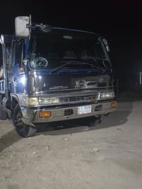 هينو قلاب  ٤ طن ابلادي موديل ٢٠٠٠ مكينه حجم  ٨٠ السعر ١٦٥ بيه مجال اتص...
