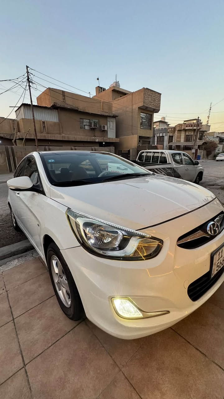 هونداي اكسنت 2011 خليجي 

ماشية 144.000 km
محرك 1600cc دوش
كير At

منضومة غاز 
منضومة زنون 
سستم صوت 
شاشة كار بلي + كامرا دوارة
فتحة طكتين
داخل لونين
نظام eco
اشاير بلمري
تحكم ستيرن جهتين 
5 تجاوي منفصلة
5ويل كب 

بيها صبغ قطعتين + دوسات + بارد ع كد شبر بلجاملغ الامامي

مكاني بغداد الدورة 

السعر 90 $ وبيها مجال بسيط للشراي

للاتصال ***********
