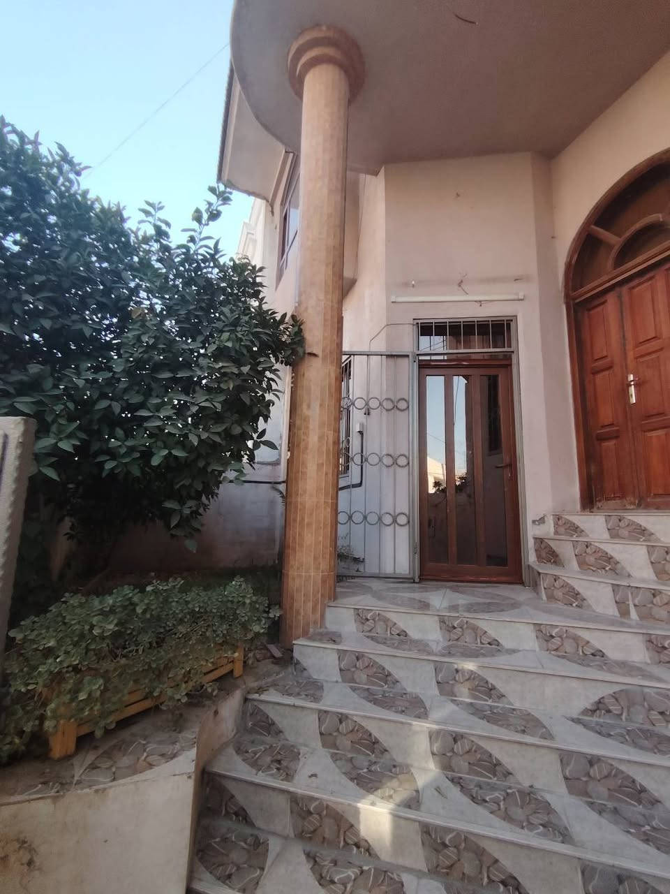 🏡 خانوو بۆ کرێ / بيت للإيجار 🏡
​📍 شوێن / الموقع: هەولێر - گەڕەکی بەختیاری / أربيل - حي بختیاري
📐 ڕووبەر / المساحة: ١٢٥ مەتر / ١٢٥ متر مربع
💵 کرێ / الإيجار: 425$ (مانگانە / شهرياً)
​📲 بۆ پەیوەندیکردن / للتواصل:
📞 ***********

‏مراسلة Nali Morilany عبر واتساب. https://wa.me/9647503238417 أربيل, العراق
