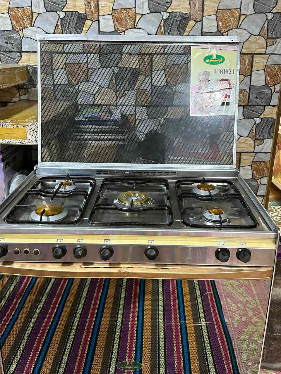 السلام عليكم
طباخ كريازي

 باب اول نظيف جدا اخو الجديد غراض كاملة نار وافران شغالة زركة السعر٢٥٠ قفل قفل  من الاخير اخوان الجديد مالته ٦٠٠  موجود السوك اليحب يسال الاستفسار خاص او اتصال *********** بيه واتساب
