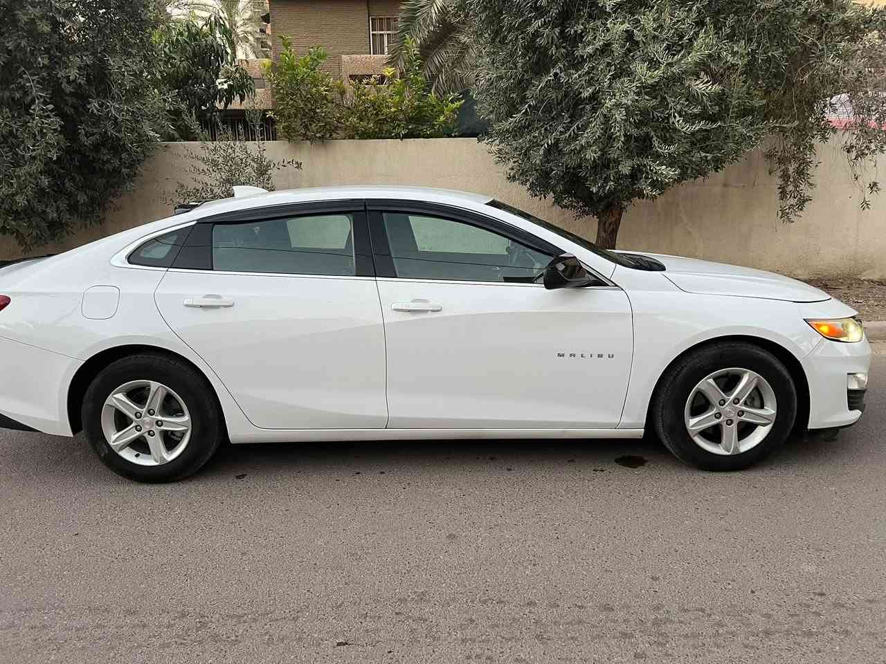 السلام عليكم
للبيع شوفرليت ماليبو 2023 LT
رقم بغداد ب اسمي
السيارة ماشيه 55،000
السياره راجعه كلها تعديل على البارد بدون تبديل ولا قطعه و بدون صبغ 
السيارة بالحقيقه احلى من الصور 
موجودة في بغداد/ المنصور
تايرات جديده و صدر جديد 
السيارة جاهزه بدون اي نقص
للاستفسار اتصل على ***********
السعر 109 $
وبيها مجال جدآ بسيط 

ملاحظة: تخم تاير جديد وصدر جديد و باتري جديد
السياره بدون نقص

