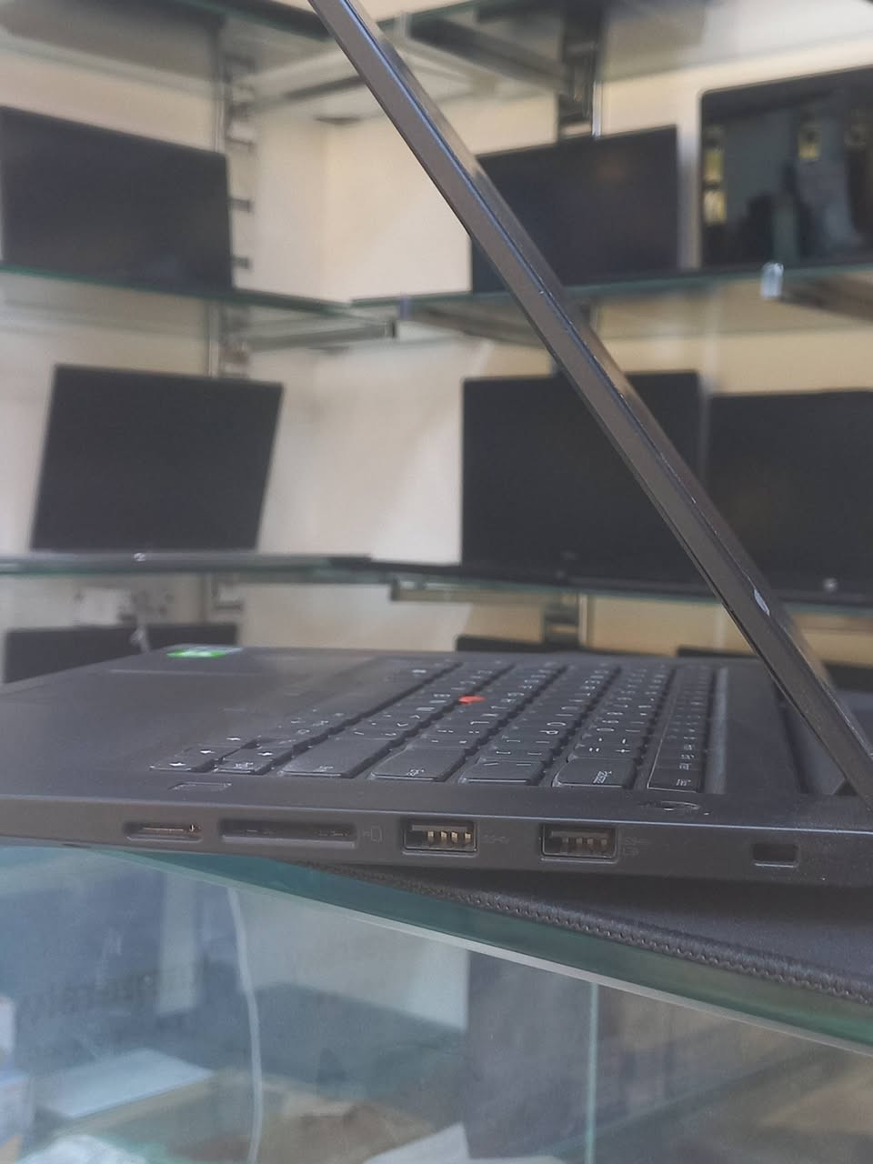 Lenovo thinkpad X1 Extreme (open box)

I7-10850h
GTX 1650ti
Ram 16gb
ssd 512gb
Screen 15.6"

📍 موقعنا: بغداد – شارع الصناعة-مقابل الجامعة التكنولوجية-عمود رقم 14-مكتب نور السما.
📞 المبيعات:
📱 ***********
📱 ***********
📱 ***********
🛠 الصيانة:
📱 ***********

#لابتوب #لابتوبات #شارع_الصناعة #راوترات #سوق #انترنيت #الكترونيات #ضمان #سرعة #العاب #قوي #موديلات #جيمنج #لاعبين_العراق #محتوى #حاسبات #مكتبي #طلاب #مدرسين #مهندسين #الرياضة_الالكترونية #ابطال #نور_السما #مكتب_نور_السما_للحاسبات #شارع_الصناعة_للحاسبات #بغداد #العراق #واي_فاي #كامرات #سماعات
