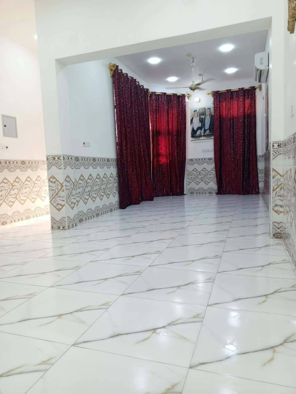 دار للبيع او مراوس عرصة 200 بلدية حرة
مساحة البيت /100م طابق واحد///البيت على ساحة مو فرعي 
مكان البيت شارع قمبر منطقة ال 86 خامس بيت عن شارع قمبر مكان راقي ومرتب

 بناء درجة اولى شرط مال جناي 
سعرة//75// وبي مجال 
اي استفسار اتصل بالرقم ***********
