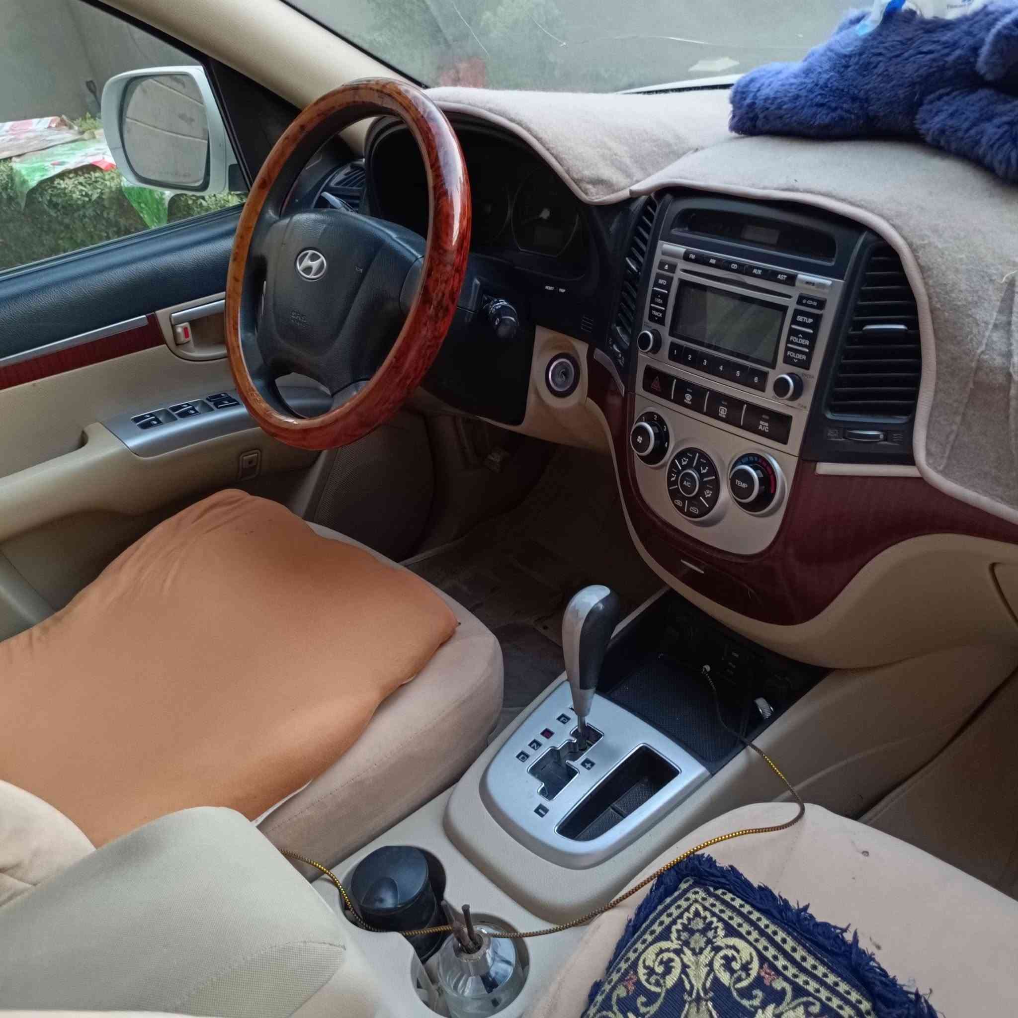 السلام عليكم سنتافيا ٢٠٠٩ ستة اسلندر خليجي رقم بابل بسمي سبعة راكب محرك ابلادي نضيف جدا مامفتوح السونار مرفق مع الصور مكاني بابل شارع ٨٠ السيارة ماشية ١٣٨ السعر ١١٠ اوبيهه مجال 
***********
