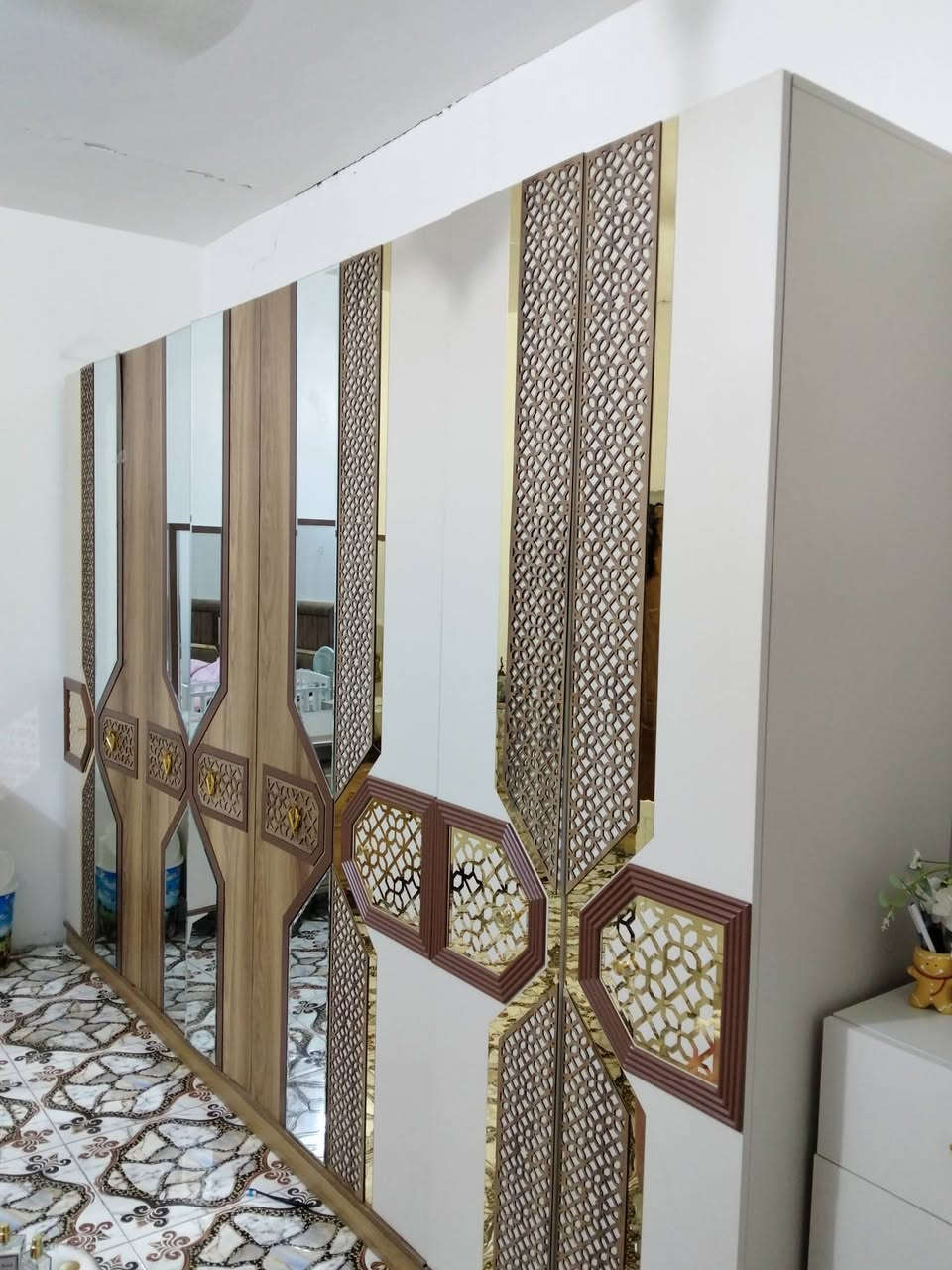 غرفه تركيه للبيع جديده ستخدام قليل الشراي يراسل واتس اب على هذا الرقم ***********
