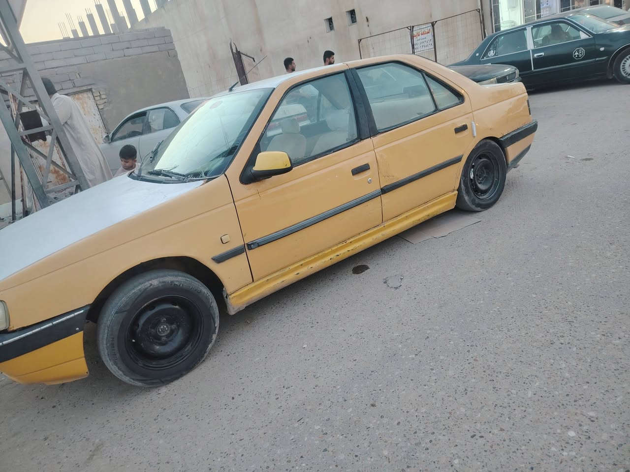 سلام عليكم بيجو 405 مديل 2010 سيارة كلها بلاديه لا تعمير وله شي  جاهزه من كلشي محرك كير تبريد كفاله خير من الله رقم نجف شرط تحويل   حداديه جديد كهربائية كله شغاله السعر 20 وبيها مجال  بيع   و   مراوس 
مكاني البصره قضاء الكرنه بلي منصور 
رقمي ***********
