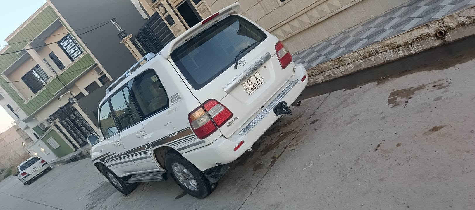 لاندكروز • ٢٠٠١ • رقم بغداد