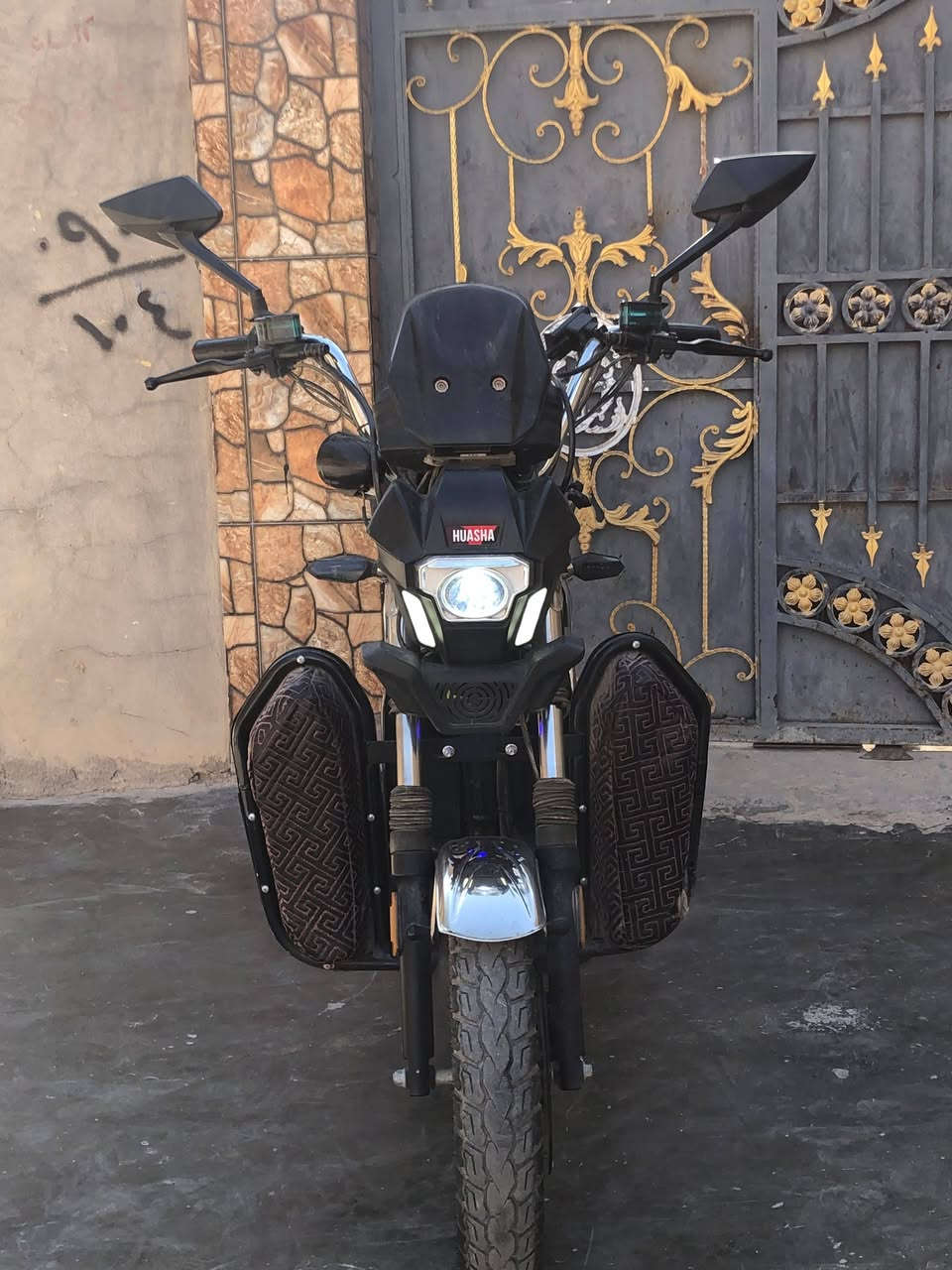ماطور شحن هيوشه للبيع بطاريات على الفحص الكهربائيات كلها شغاله نظيف والسعر 500 وبي مجال والاستفسار على هذا الرقم ***********
