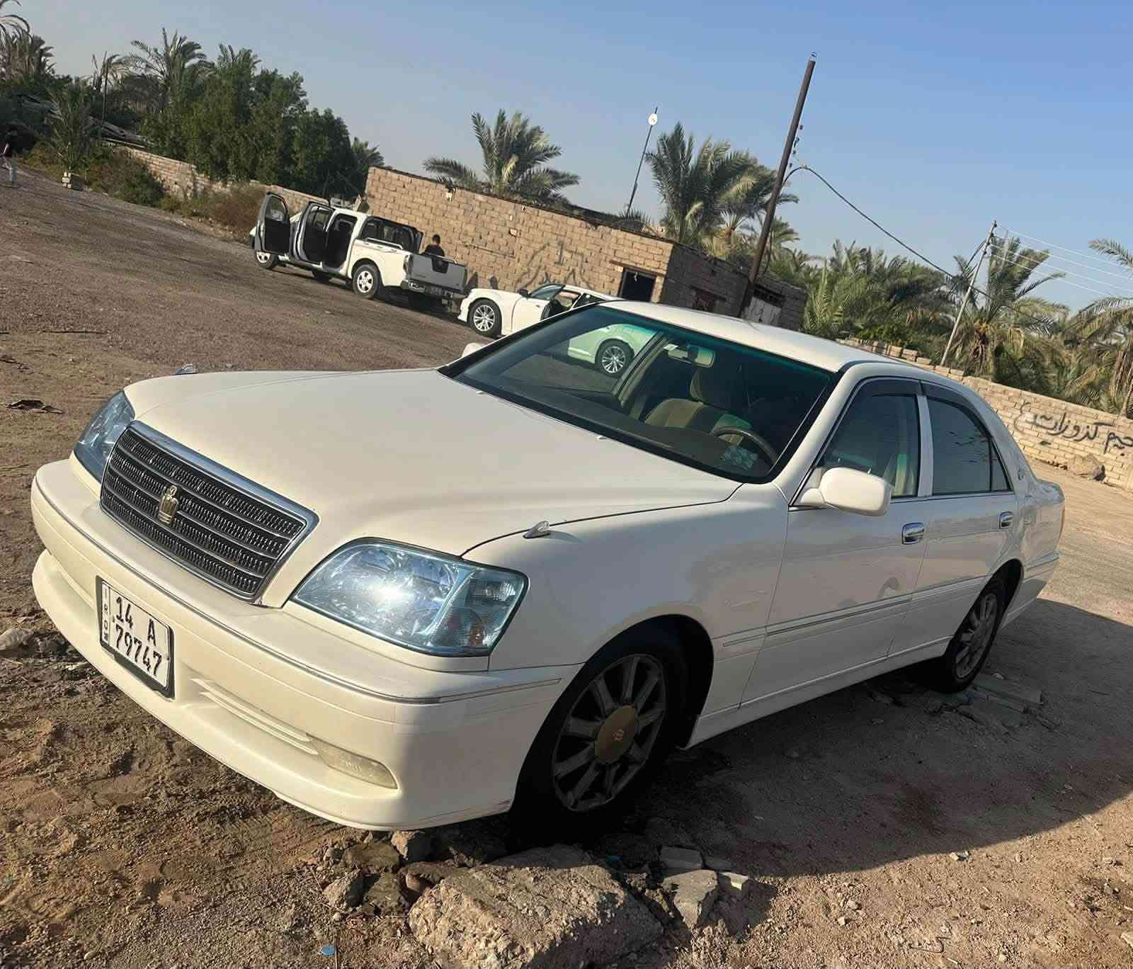 السلام عليكم
ملكة جنون للبيع 
رقم بصره قرار 102 
دكمتين شاصي 175
محرك دي فور الجبير
السعر 132 وبيهه مجال
العنوان البصره قضاء المدينة 
***********
