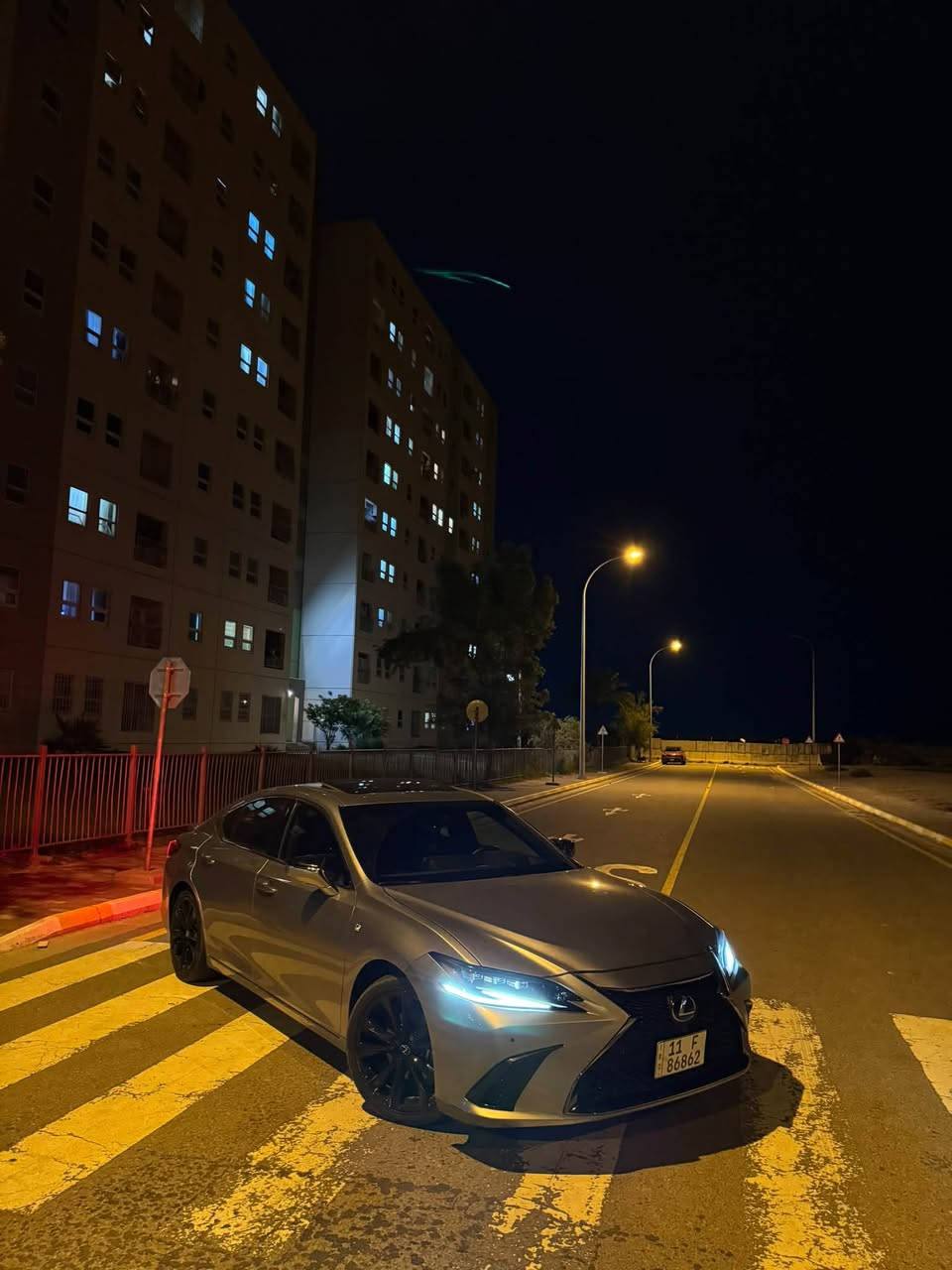 لكزز اف سبورت هاندلك هايبرد
Es300h 2024
 Fsport handling(الفئه الرياضيه)
***********
موديل 2024
السياره اعلى مواصفات اللكزز 
الضرر جاملغ خلفي مصلح ومصبوغ وبابين مبدلات جهة السايق 
الايرباك ما طاك 
العداد 26 الف ميل فقط
رقم بغداد بأسمي
المواصفات
1.كامرات محيطيه عدد 5 
2.فتحه سلايد روف
3.برده كهرباء
4.داتا شو تعرض بالجامه الاماميه
5.صندوق كهرباء مع فتح الصندوك بالقدم
6.لايت زنون لد عدسات عدد3 
7.لايت داينمك يفتر مع المقود 
8.نظام صوت مارك ليفنسون خاص باللكزز الفول
9.كشنات جلد احمل بلادي مع ختم fsport بمسند الرأس
10.مراي جانبيه شفط مع هيترات
11.ويل كب حجم 19
12.حساسات امامي خلفي 
13.رادار امامي خلفي 
14.انظمه قياده عدد 5
15.كشنات كهرباء مع تبريد وتدفئه
16.المقود هيتر مع تبريد
17.مقود كهرباء
18.هاند بريك بصمه
19.اوتو هولد
20.شاشه جبيره خاصه بهاي الفئه مع نظام ابل كار بلي واندرويد اوتو
21.شفتات بالمقود
22.خزن ميموري لكشن السائق
23.شحن موبايل وايرليس
24.خاصه الاوت دم للمرايه الوسطيه 
25.خاصيه تقديم وترجيع المقود مع كشن السائق عند تشغيل وانطفاء السياره
26.تشغيل عن بعد
27.فتح جميع الابواب بالبصمه 

مكان السياره بغداد
***********
