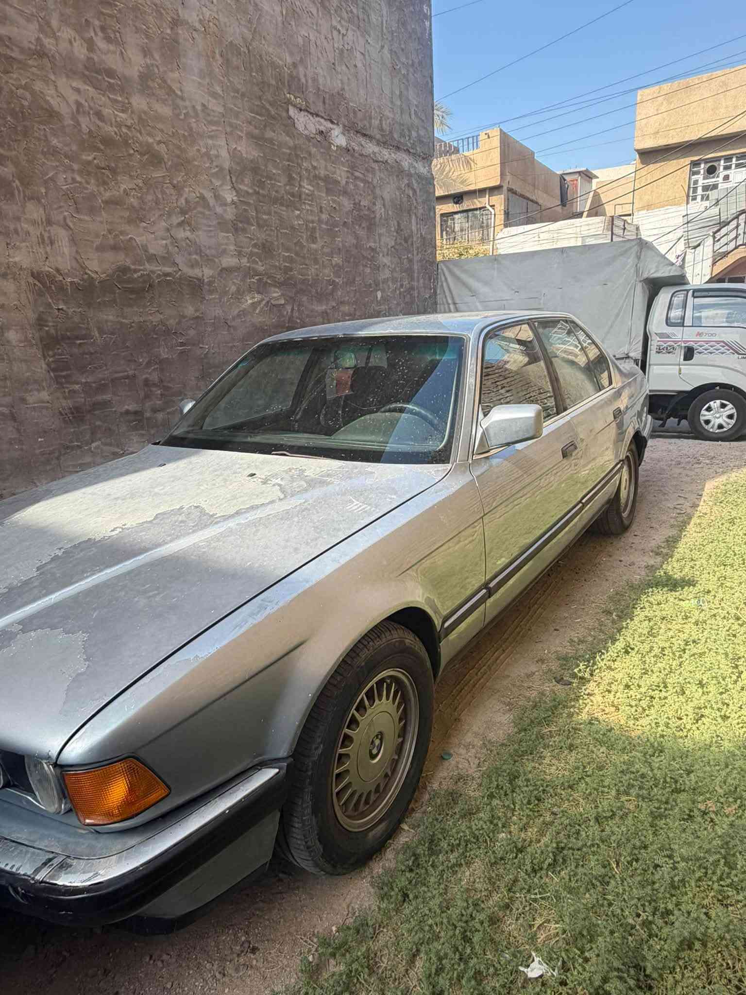 السلام عليكم
للبيع bmw اصل 730 محرك 735 بحالة جيدة كير تمام
رقم بغداد جديد وهزة وسنوية كله جديد السيارة بلادية بدون ضربة ولاتبديل ولا صبغ غرفته نضيفة 
العنوان بغداد الكرخ 
للتواصل (***********)
سعر (47)$ بيه مجال بسيط للشراي
