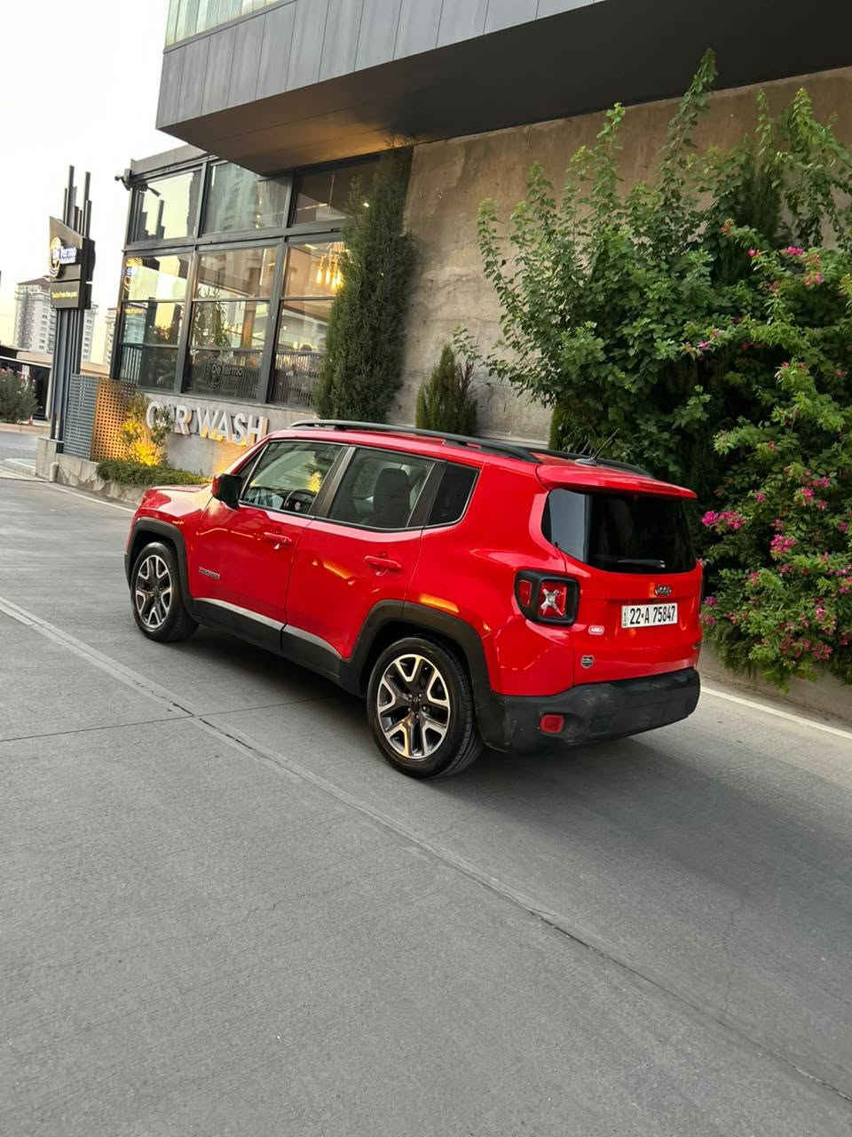 Jepp renegade sport
2017
سەیارەیەکی زۆر جوان و خاوێنە 
مالی دۆستە 
٢ پارچە بۆیاخە
بەسمە
گێر ئۆتۆماتیک
سپۆرت
شاشە 
زۆر مواسەفاتی تر
بۆ زانیاری زیاتر پەیوەندی بە خاوەنی
 ***********
