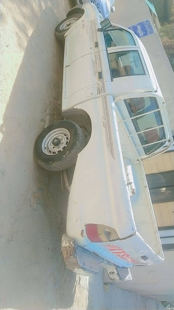 سلام عليكم
بيك اب مسيوبوشي 2004 
سيارة جاهزة مال شغل 
رقم بغداد باسمي 
***********
