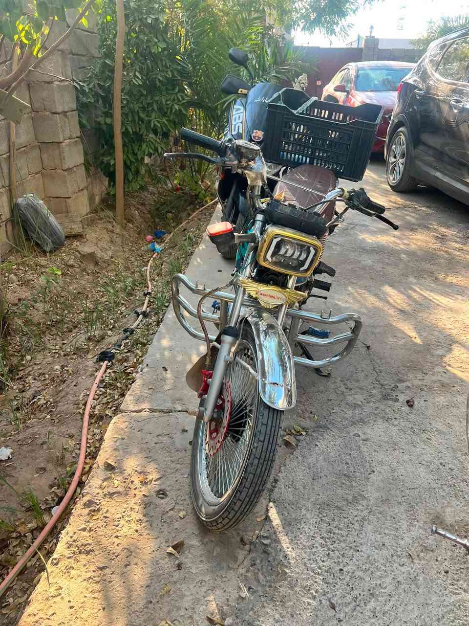 سلام عليكم مكلف بل نشر تايكر 23 شوفت عينك عوزهة ترتيبات سعر 375وبيهة مجال رقم صاحب الدراجه
 ‭  
***********
