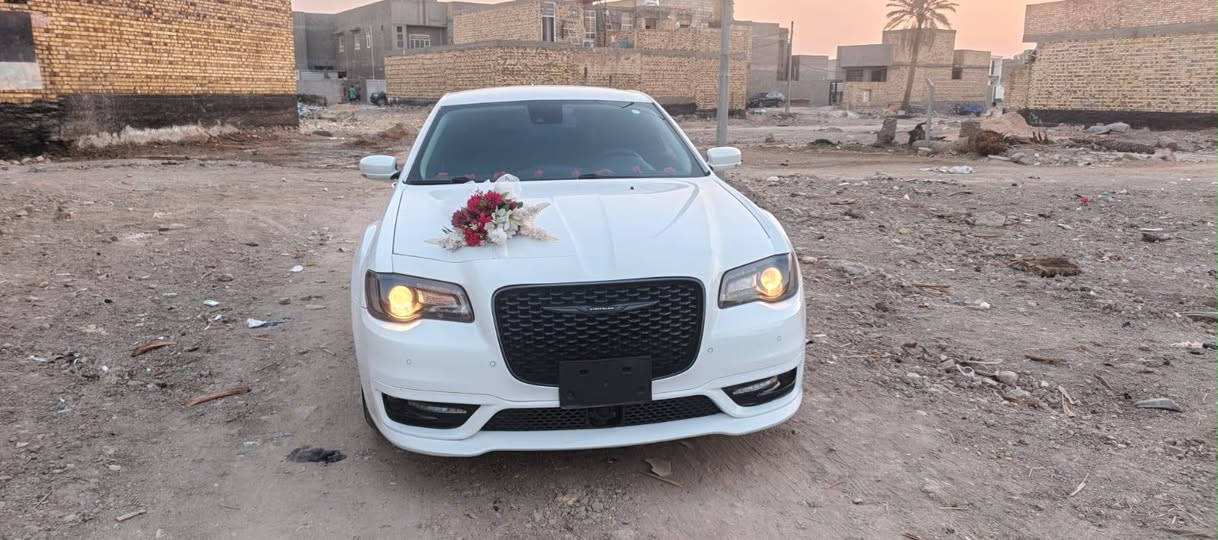 السلام عليكم
اوباما 22 دخول جديد ضباط بابل 

تورنك L 

داخل جلد 

حساس امامي 

حساس خلفي 

فول رادار 

نقط عمياء 

ماشيه فقط 64

 بيه كلير باب سايق وخلف السايق وجاملغ خلفي 
وبارد جاملغ امامي ايمن 

 السعر ***********

نص مكتوب في الصور:
- BIDCARS