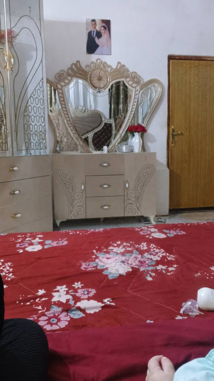 سلام عليكم غرفه مستعمله ب550 وبيها مجال ديوانية قضاء المهناويه
