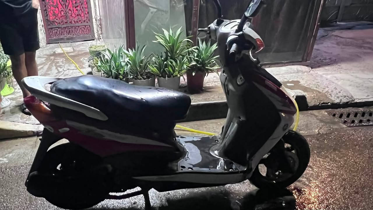 سلام عليكم عندي سكنس ثنيه البييع دراجه خير من الله نكره سلف كلشي بيه شغال اشاير دراجه بيه بس صندوكه مينفتح مكان زعفرانيه قبل عبور جسر ديالى القديم راقم الهاتف *********** سعره بل خاص
