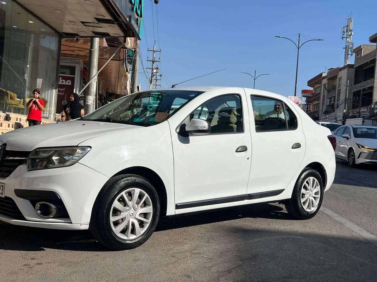 RENAULT : SYMBOL : 2019 : 
٩٠٠٠٠هەزار کم ڕۆشتوە
ڕینۆ سیمبول ٢٠١٩ مەکینە ١٦
سەنەوی تا ٢٠٢٩ تازەیە
شاشە ئایپاد
گێرو مەکینە و تەبرید بە شەرت
بەس بۆنید بۆیاخە بێ ناوگرتن 
 یەک دوو پارچە ساردی بچووکی هەیە

نرخ: ٧٩$ کەمێک مەجال
***********
