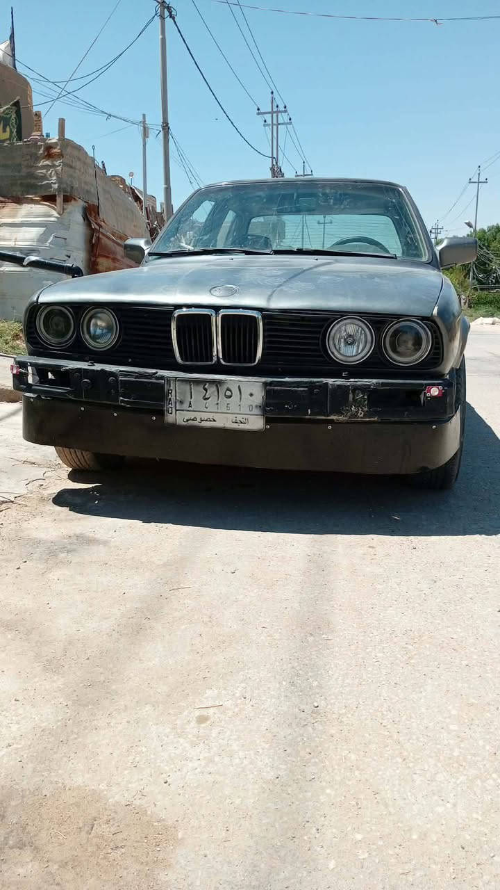 بيئم  زعره.  محرك وينجي كير اوتو. سياره حلوه ونضيفه. دواخل اشاير بيبان كله شغال غرفتها كلش حلوه  ترايك للبصره   بيع  ١٦ او مراوس  بيها نواقص شي بسيط  سساره بدون فقط مكاتبه اسويلك ***********
