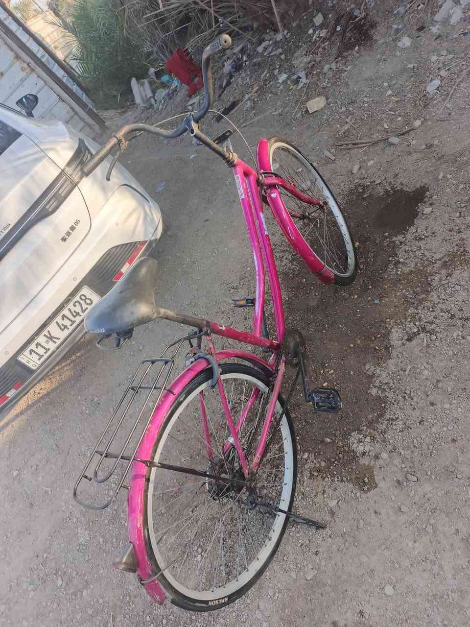 سلام عليكم
بايسكل للبيع حجم 26 بناتي 
السعر 75 وبي مجال مابي كلشي كامل ويخبل 
مكاني بغداد حي العامل واتساب ورصيد *********** متواجد
