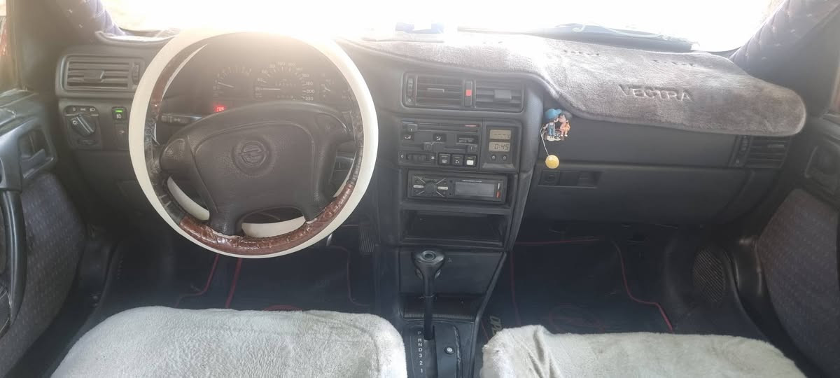 ***********اوبل فكترا 1993  رقم كركوك مشروع وطني كير توماتيك  رقم اوسنويه جديد بسمي شرط تحول وكاله بطاقه بنزين موجود  السياره حيل جديده كير محرك شرط تايرات جدد صدر جديد حجم محرك  20 الساره مابي حادث  سعره 42 مجال عنوان كركوك *********** كركوك, العراق
