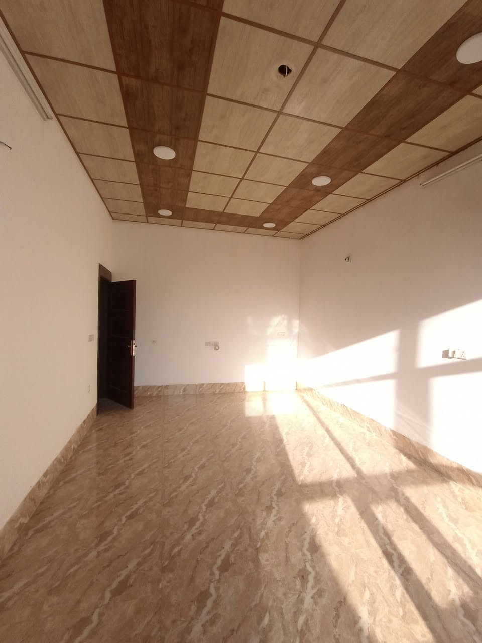 دار  للبيع 📌 رقم زراعي مساحة  ١٨٠ م  واجهه  ٩ م
 طابق واحد 

غرفة نوم  🔹استقبال🔹 مطبخ وصالة مفتوح  🔹مطبخ حار وصحيات داخلي وخارجي🔹 وكراج وحديقة 

 كامل خدمات وتبليط 

  كركوك بنجا علي  قريب من مجمع لؤلؤة او جامع ابراهيم الخليل 
 
    السعر     ٥٨  مليون 

 للاستفسار  📞 ***********
مكتب الامين سايدين المرور القديم قريب من جسر الحصو والرمل
