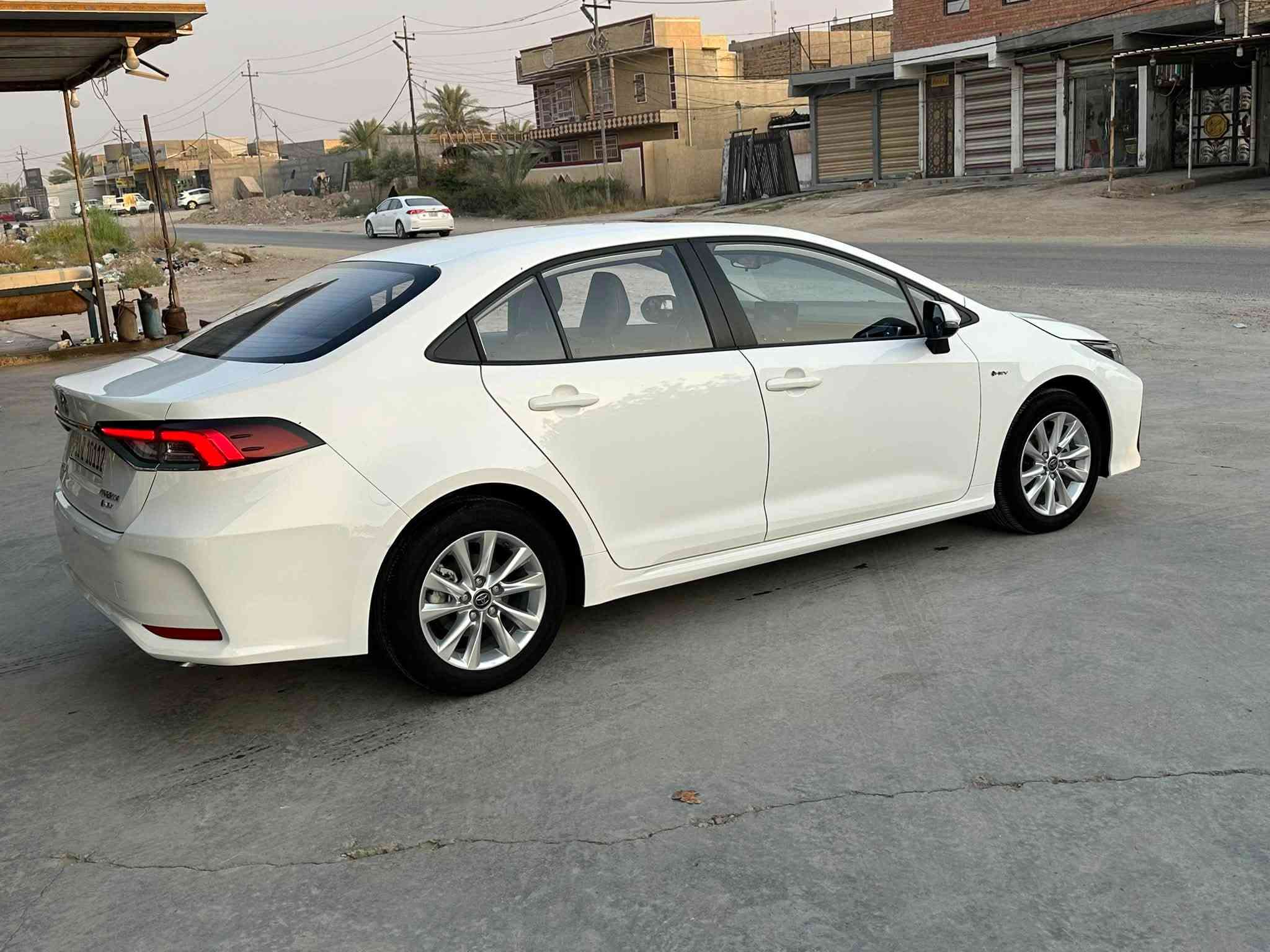كورلا موديل ٢٠٢٥ 
ماشيه ٨
كفالة عامة 
فول مواصفات اعلى فئة.
كامل الملحقات موجودة.
المواصفات:-
داخل جلد بلادي.
اربع انضمة قيادة.
شاشة جبيرة.
كاربلاي
اوتو هولد
رادار + مثبت سرعة + تحديد مسار.
حساسات + كامرة.
+بقية المواصفات معروفة.

رقم بابل
الموقع بابل حله مركز المدينه 
السعر 163وبيه مجال كلش بسيط
للاستفسار اكثر الاتصال او مراسلة واتساب:-

***********
