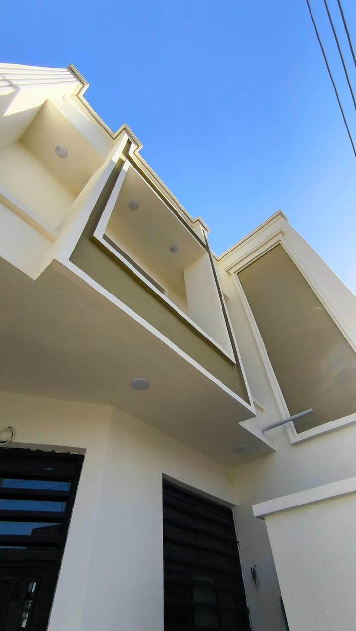 🏠دار للبيع مساحه ١٠٥ متر
مواصفات الدار 

صالتين 
غرف نوم 3 
مطبخ 
استقبال 
صحيات داخليه خارجيه 
بناء حديث غير مســكون 
طــابو صرف 🏠

عنوان الدار حي الفرات قرب كلية الطب 
للاستفسار اكثر خاص 
او الاتصال ***********
