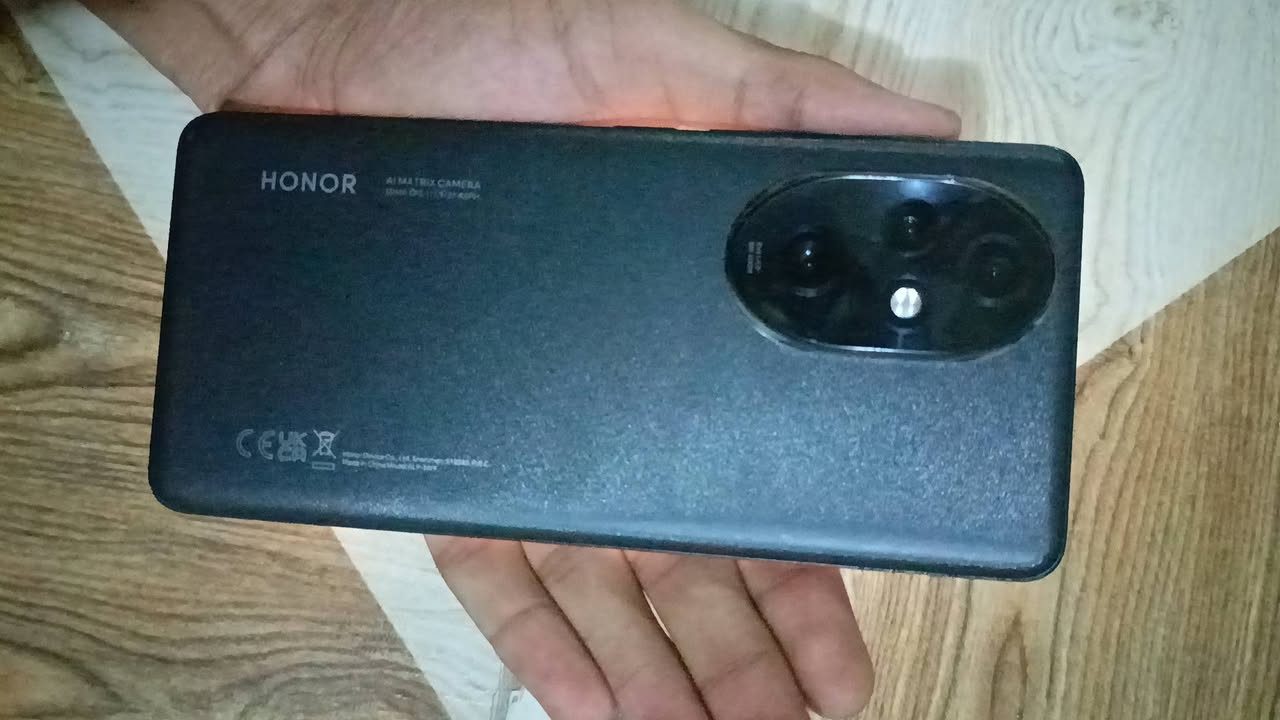 شباب عندي هاذه جهاز هونر 200 برو Honor 200 Pro للبيع 📱الحالة جهاز أخو الجديد، سم شحط مابي، وسم كسر وزلغ مابي (كلش دوم بحالة الوكالة).الملحقات: كارتونته وكل غراضه الأصلية ويا موجودة.الذاكرة: 512 جيجابايت.السعر المطلوب: 550 دينار(وبيه مجال بسيط للشراي المباشر .الموقع.. البصرة .. وهاذا رقمي *********** راسلوني عل واتساب

