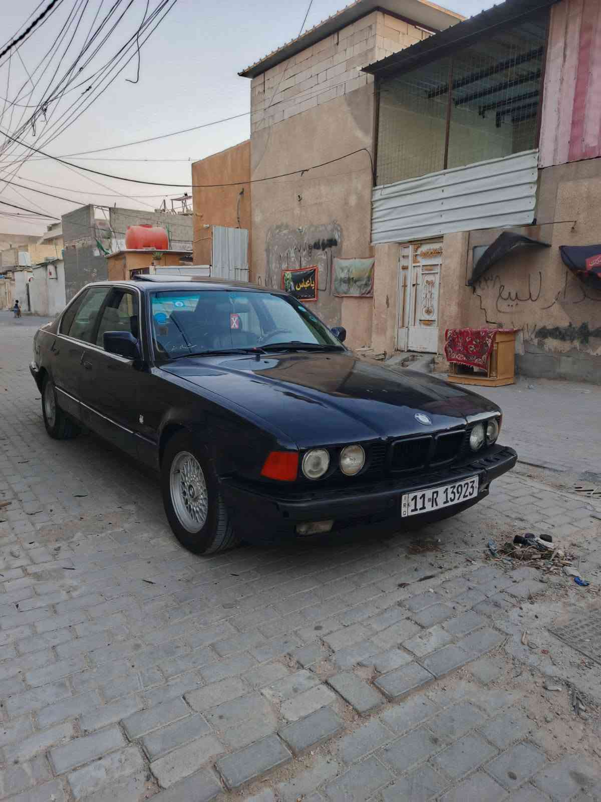 سلام عليكم شباب بيم رقم بغداد نكلزي/735مودل 94. /سنويهاله 29تنتهي/ محرك وكير شرط كهربايت كله شقاله صدرامامي خلفي جديد تخم تايرجديد 
سعر سياره 35وبيه مجال 
رقم صاحب السيارة ***********مكان سياره بغداد مدانت صدر
