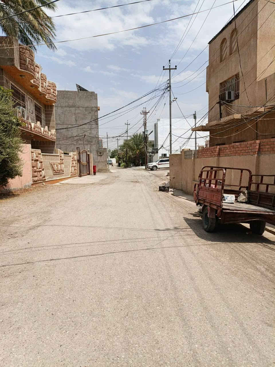 ‏بيت للبيع المساحة (  180متر )  طابو زراعي
‏طابق واحد يحتوي على غرفتان نوم وغرفة استقبال ومطبخ وصحيات وكراج كبير . جاهز للسكن او استثماره للايجار .
‏الموقع  / بهرز - الشارع المقابل لدائرة ناحية بهرز 
‏ ( قرب الكاع الجبيرة  - وقرب المثلث ) البيت ركن على الشارع الرئيسي  تبليط ومجاري وخدمات كاملة  
‏للاستفسار : ‏‪***********‬‏
