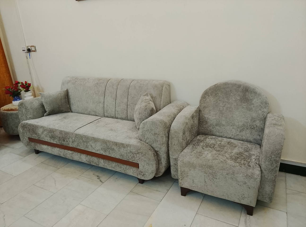 السلام عليكم عندي هذا التخم للبيع بسعر 450 للاستفسار ***********
