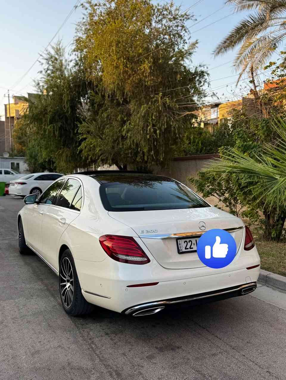 Mercedes-Benz E200
للبيع 2018 وارد الماني كفالة عامة 
فول مواصفات ماشية 100 بالكيلو 
بأسمي رقم وهزة جديد بصمتين السيارة بدون محلاضات
مكاني اربيل عنكاوة
للاستفسار ***********
