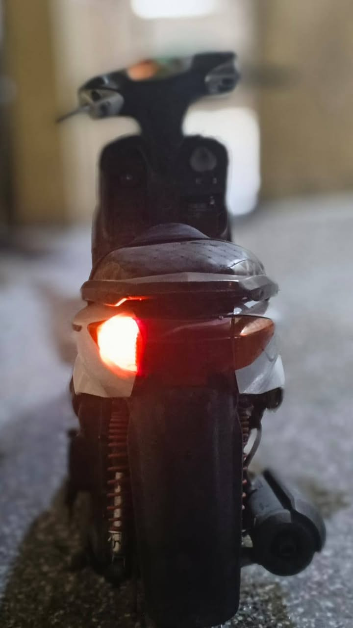 للبيع سكنس ياباني سرعه 110 دراجه ما بيها اي نقص تشتغل سلف وهندر لايت اشاير بك لايت كلهن شغالات اوراق كامله ابيعلك من البيت عنوان بغداد حي النصر سعر 350 بيها مجال حك الجيه اتصل وتدلل ***********
