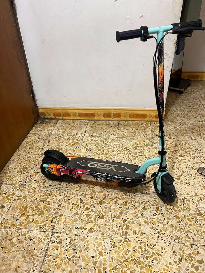السلام عليكم سكوتر جديد مستخدم قليل مأخذي ب ٣٠٠ رايدي ب ٢٠٠ وبي مجال مكاني البلديات  للاستفسار ***********
