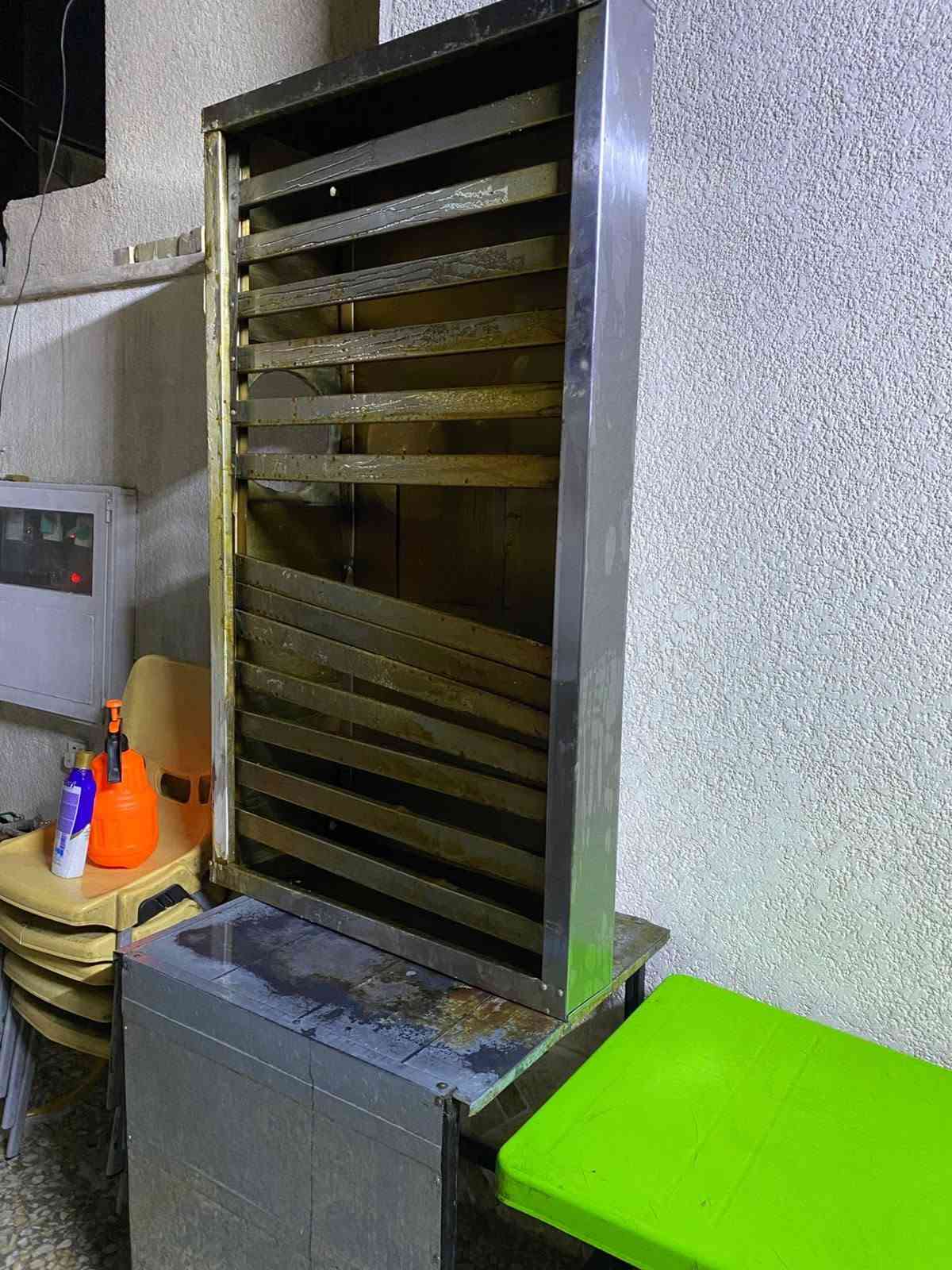 ساحبه صاروخيه سل ستيل //كريل بركر حجم 190//ميز سل ستيل تحضير //ميزكاشير +جمخانه //ميز صاله طعام //
العنوان //بغداد البلديات //للاستفسار /***********واتساب
