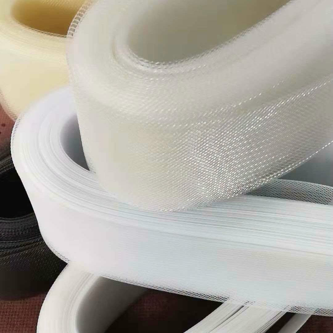 شريط جاهز (شريط جوميه/كرينولين
للبدلات 
بوجد كمية طلع بالامازون منو تفيدة 
التواصل خاص أو الاتصال على الرقم 
***********

