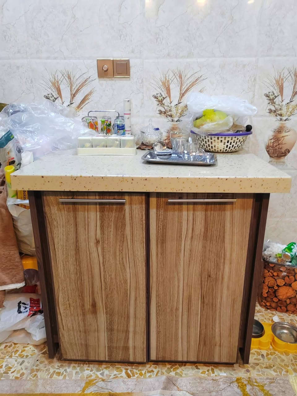 كاونتر المنيوم.مع قطعة اضافية ومكان ثلاجة وطباخ ومرشحة بدون فرن ب٤٥٠ وبيه مجال للشراي  الاتصال على هذا الرقم *********** @إشارة
