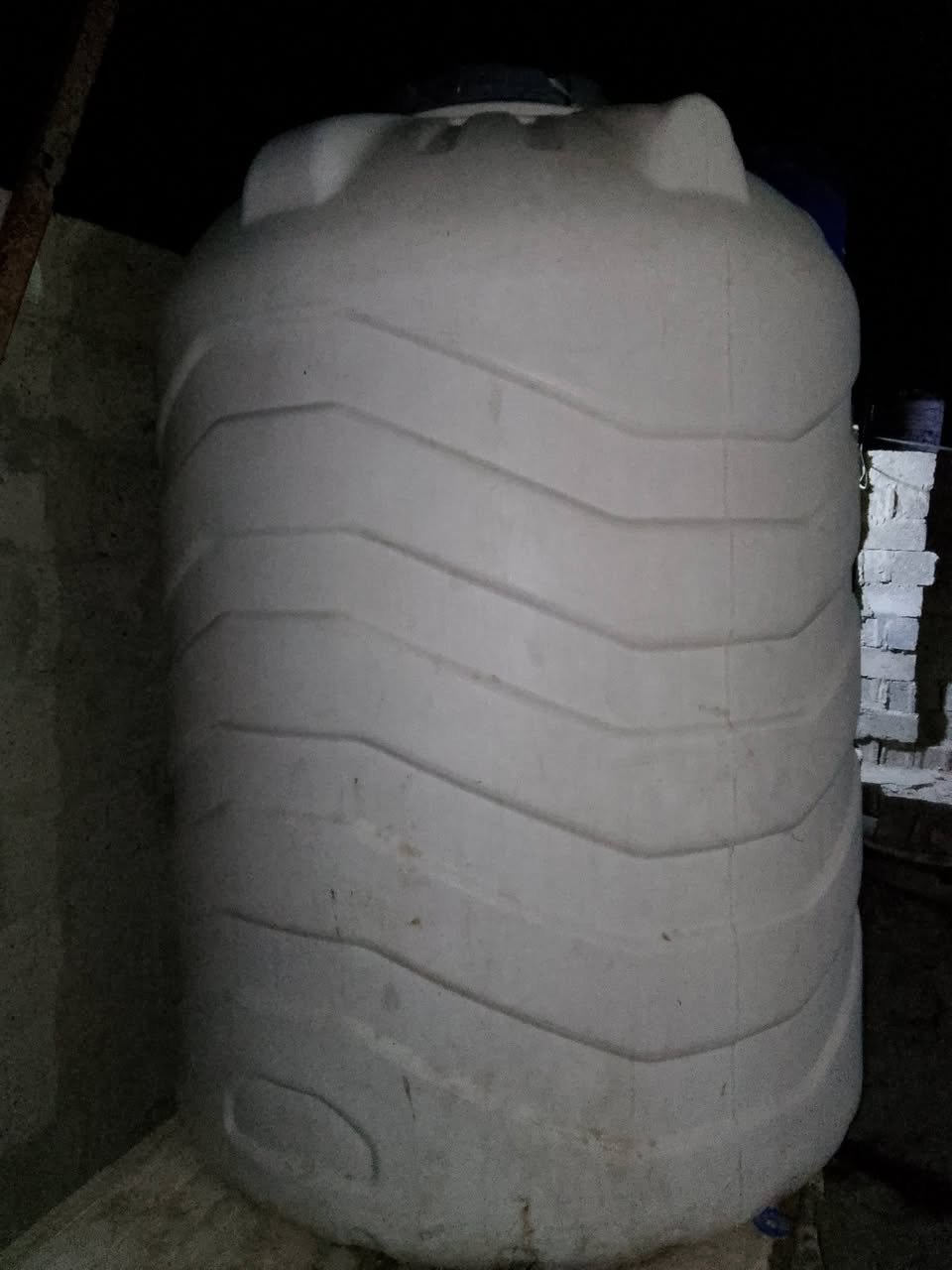مقطوره 2طن بسعر 130وبيه مجال اتصل على رقم ***********
