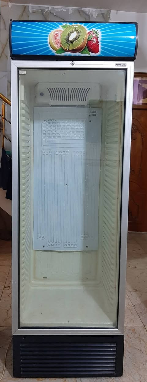 براد للبيع 
استعمال قليل 
نظافة 100
لتواصل اتصال 
***********
