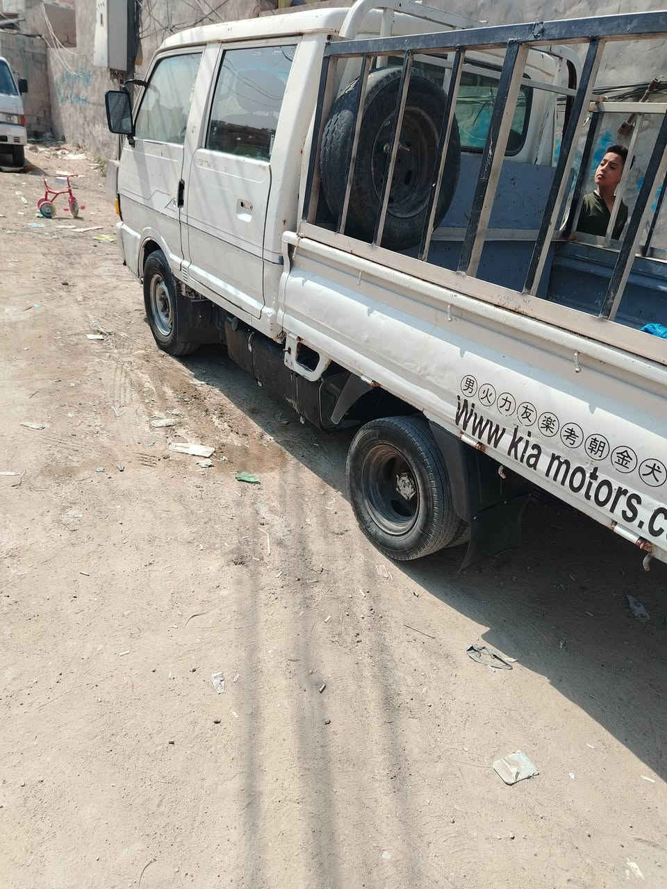 كيا حمل دبل قمارة مديل ٩٣ رقم انكليزي بغداد بأسمي مكينه وكير وحدادية مكفولات سنوية لغاية ٢٠٣٠  الاتصال *********** السعر ٤٨ وبيها مجال
