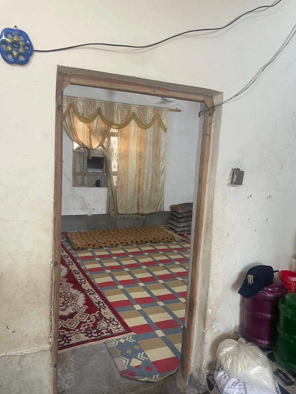 مشتمل للبيع المساحه 135مترزراعي سند 25بناء بلوك السعر 33مليون العنوان طويريجً حي المستقبل الاتصال ع الرقم ***********
