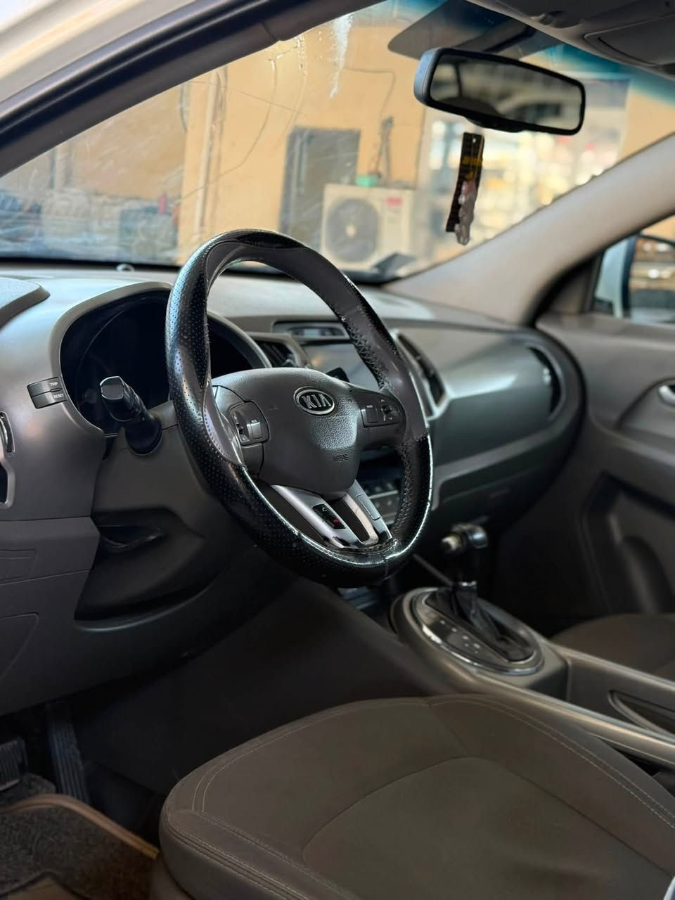سلام عليكم
سبورتج موديل ٢٠١٢خليجي كفاله

نص موصفات معرفه محرك٢٠٠٠دوش

سياره كلش نظيفه رقم بغداد سعر١٣٣

بيهه مجال يرهم مراوس هاتف

‏***********
